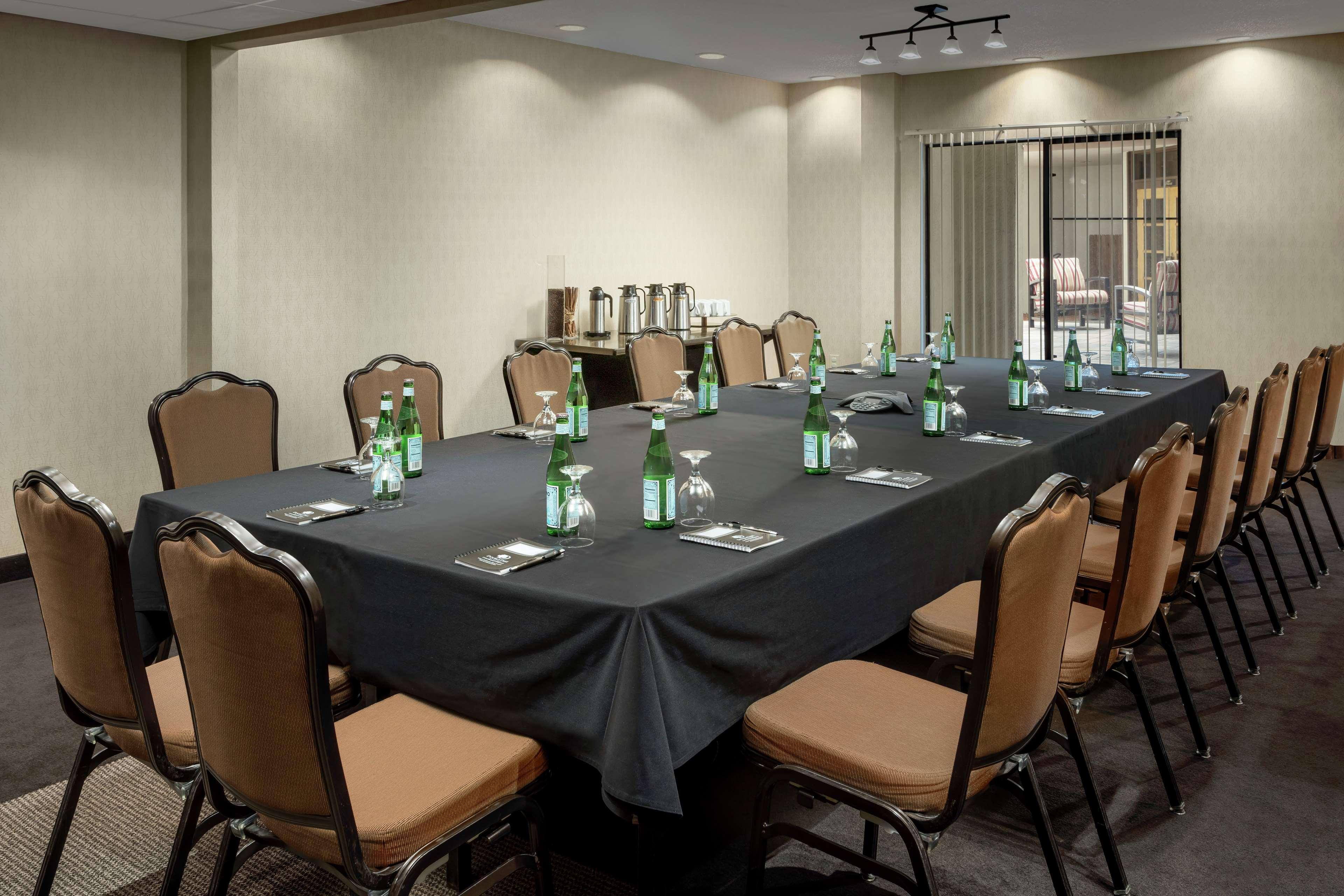 Doubletree By Hilton Colorado Springs Exterior foto