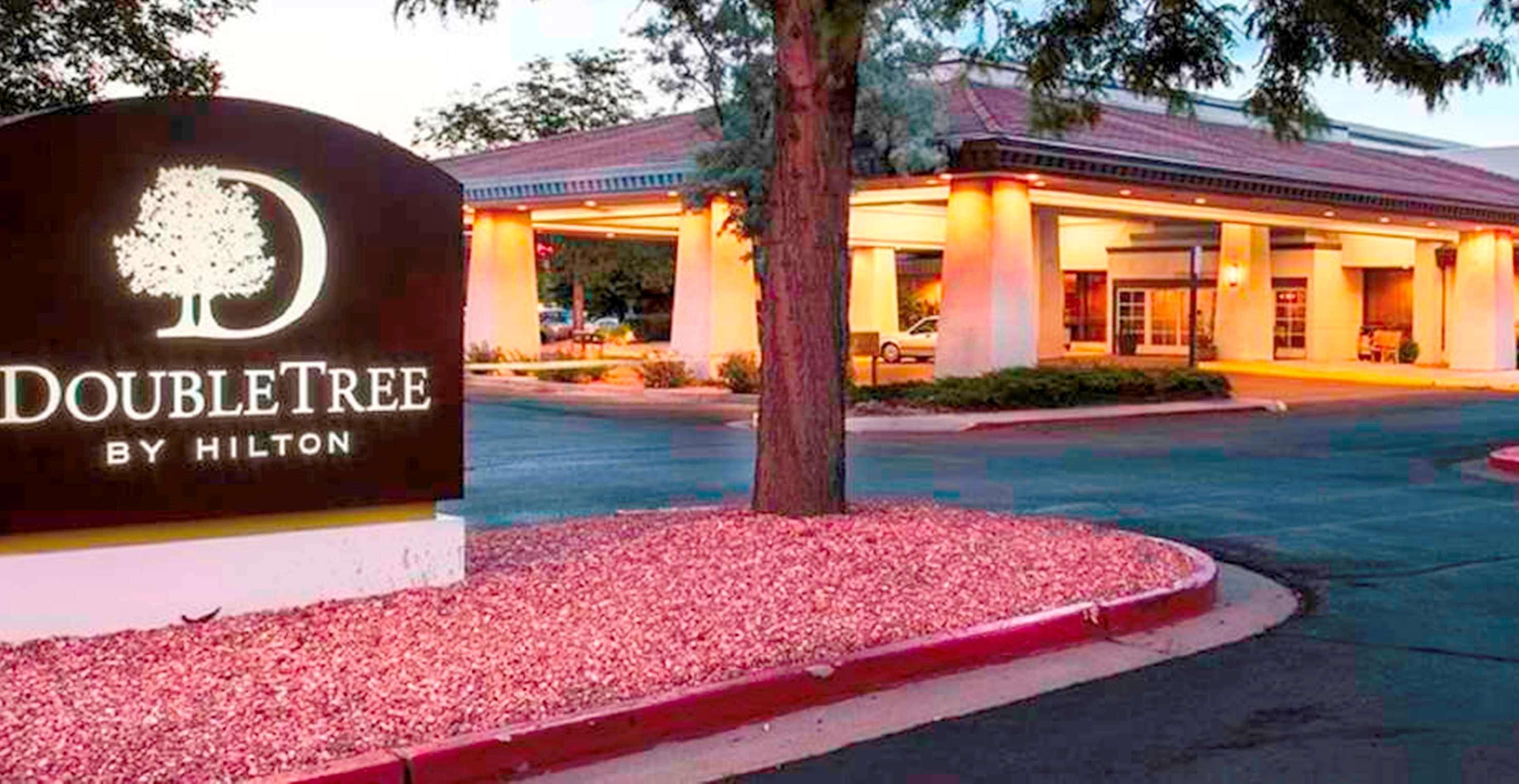 Doubletree By Hilton Colorado Springs Exterior foto