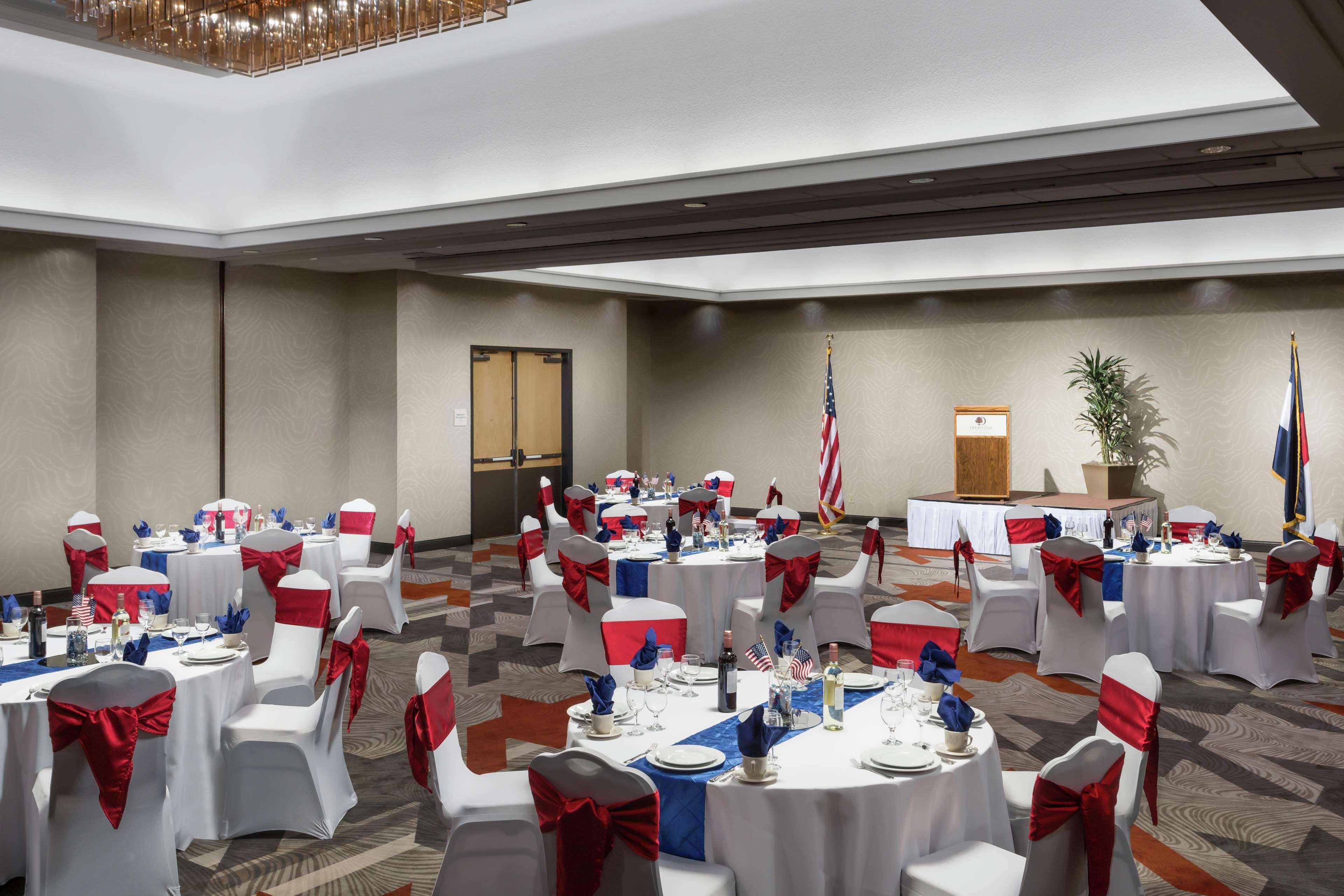 Doubletree By Hilton Colorado Springs Exterior foto
