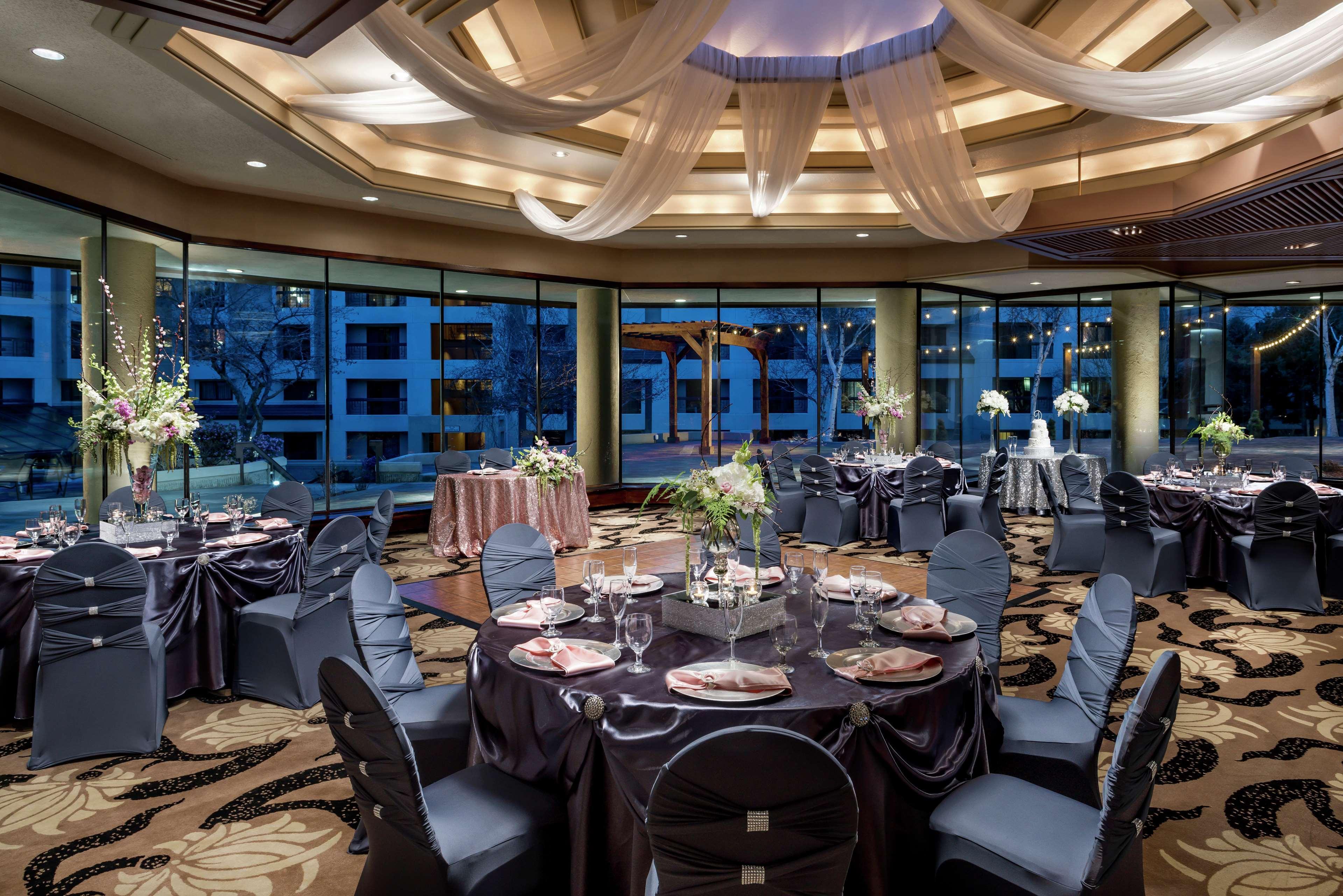 Doubletree By Hilton Colorado Springs Exterior foto