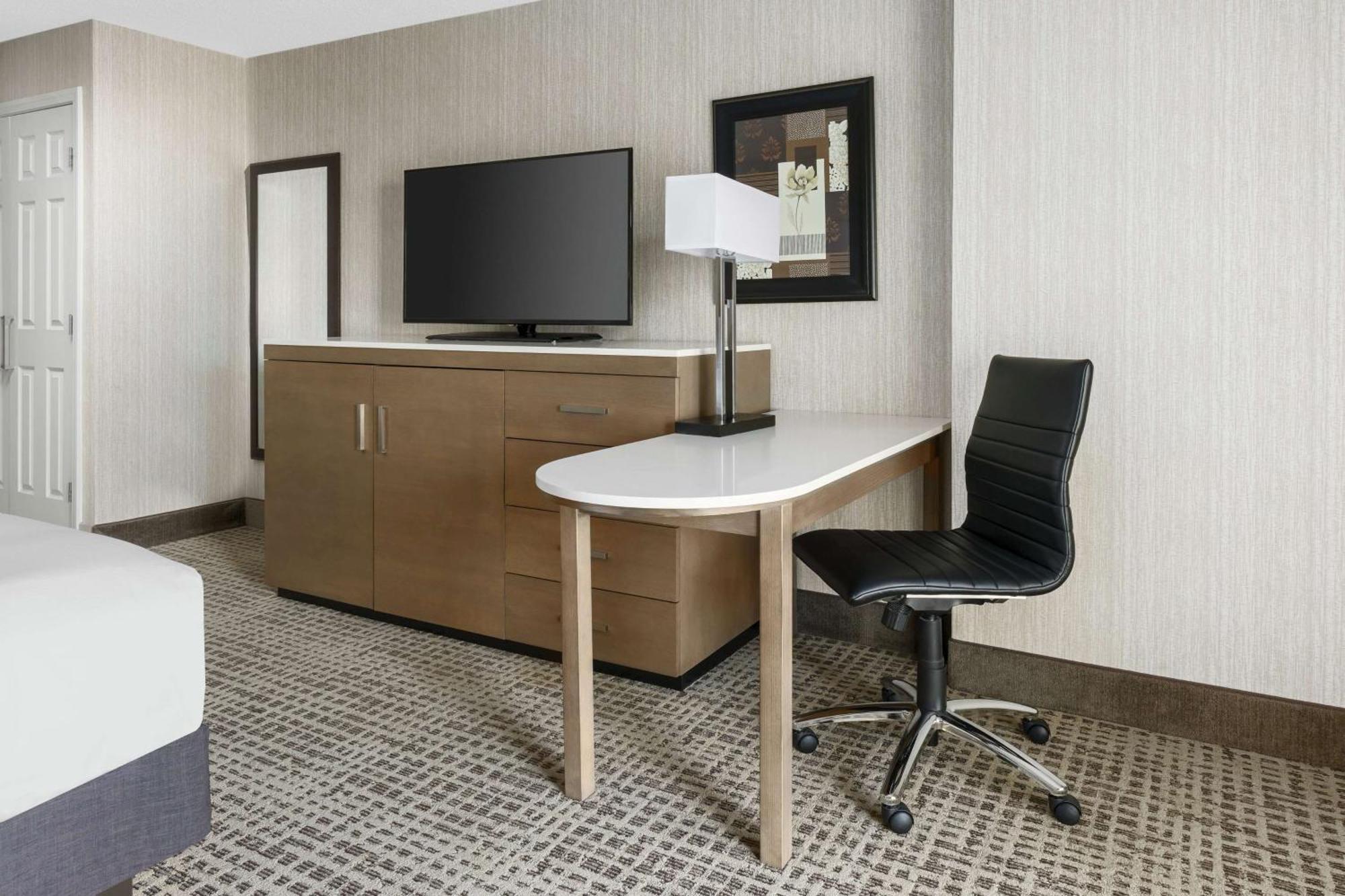 Doubletree By Hilton Colorado Springs Exterior foto