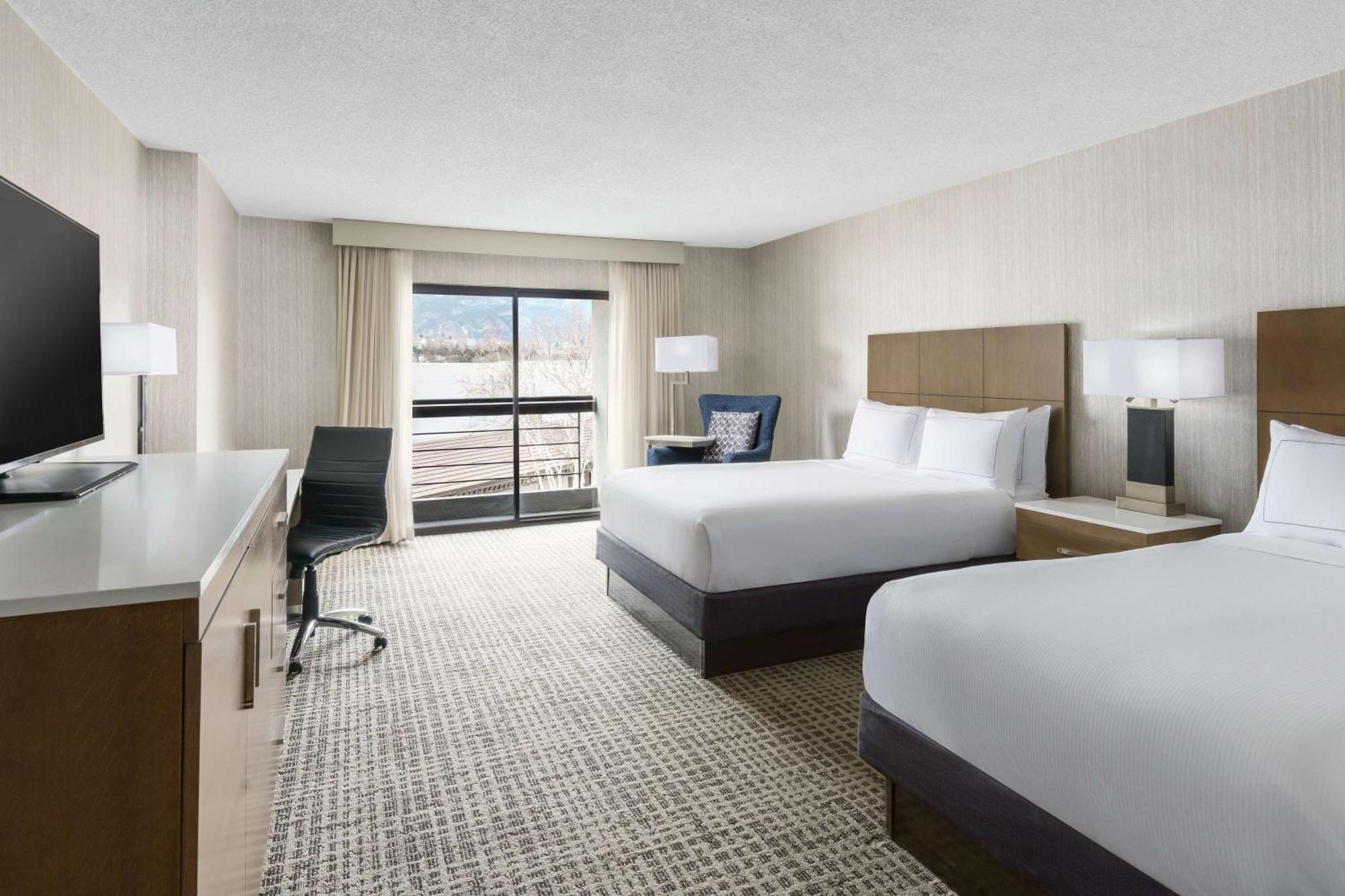 Doubletree By Hilton Colorado Springs Exterior foto